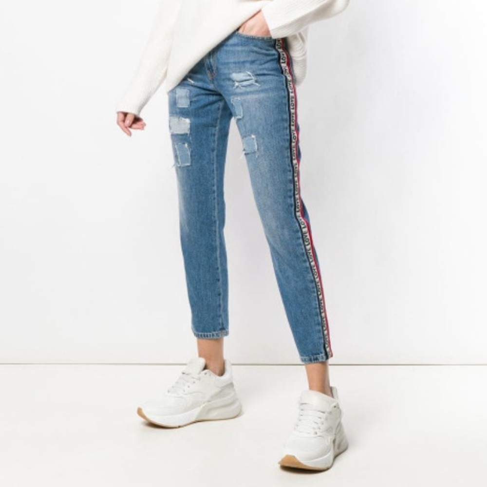 NWOT History Repeats Distressed Side Banded Jeans